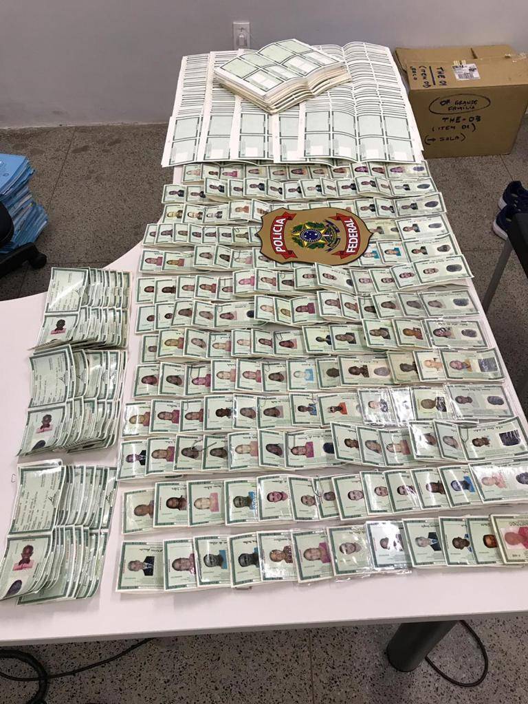 Operação da PF atinge ex-servidores do Instituto de Identificação que desviavam RGs em branco